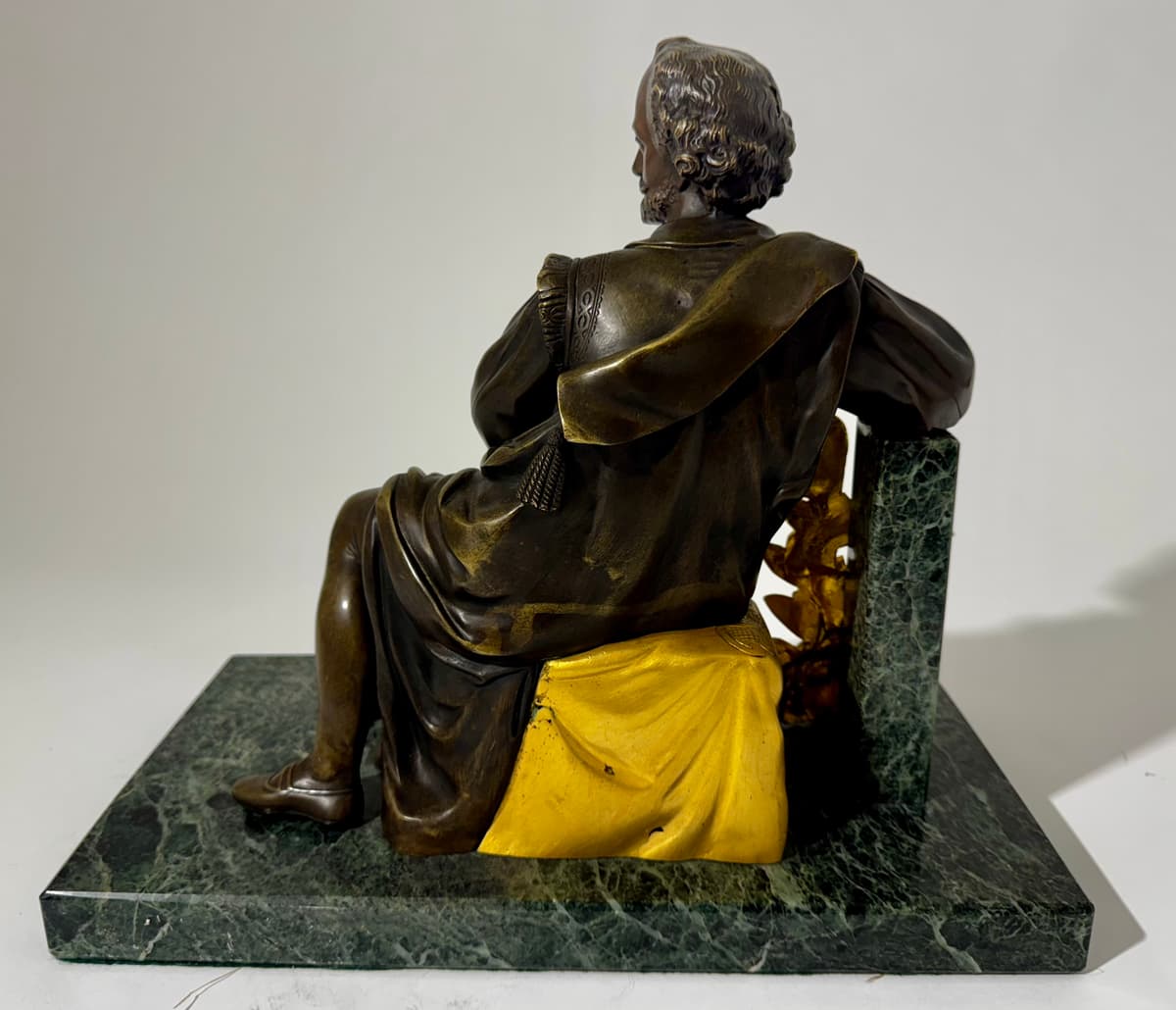 'Shakespeare' - Drámaíró  ülő szobra