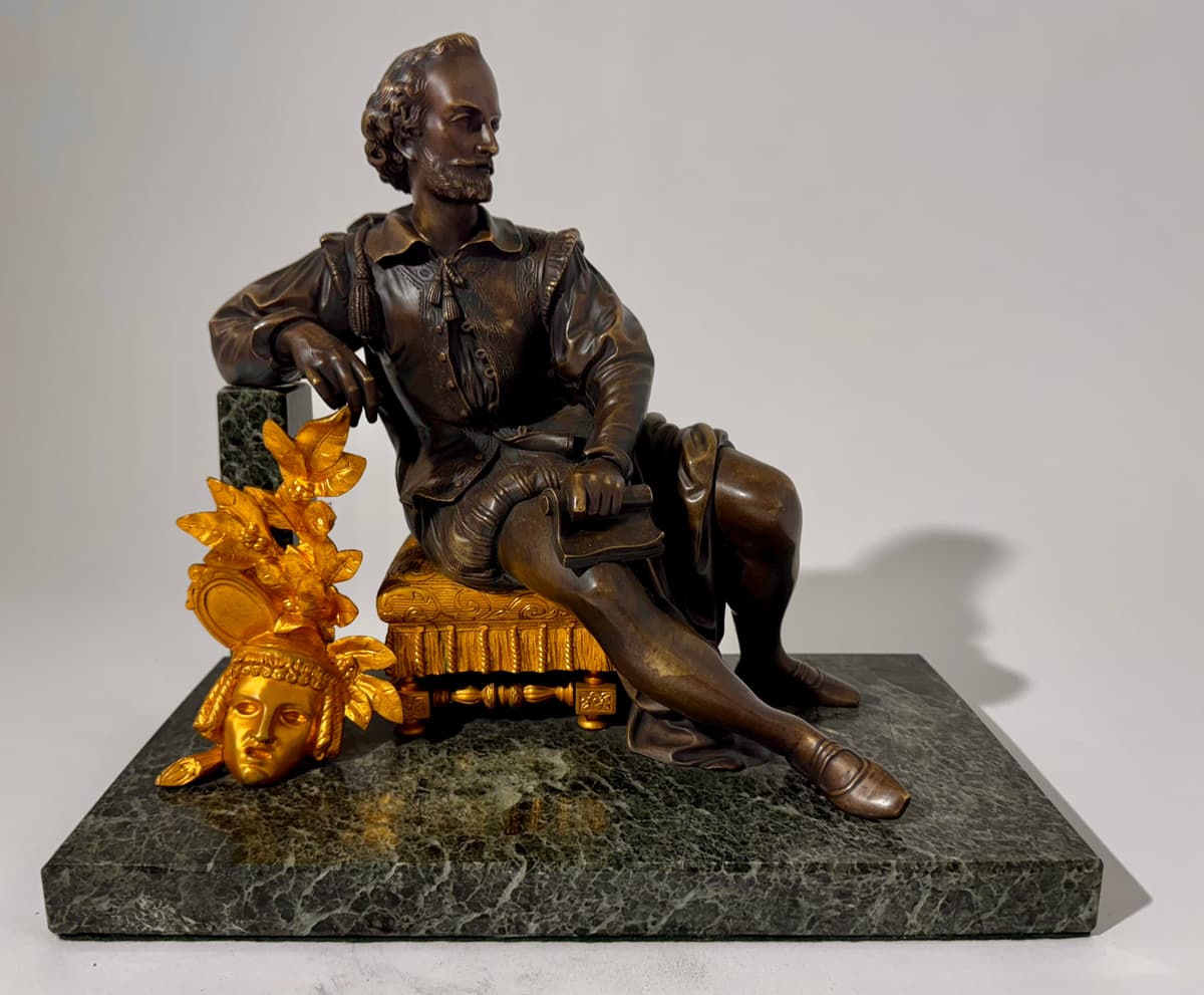 'Shakespeare' - Drámaíró  ülő szobra