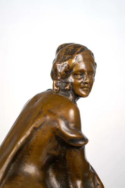 Bronze sculpture “Preparing for the Ball” by Szigfrid Pongrácz