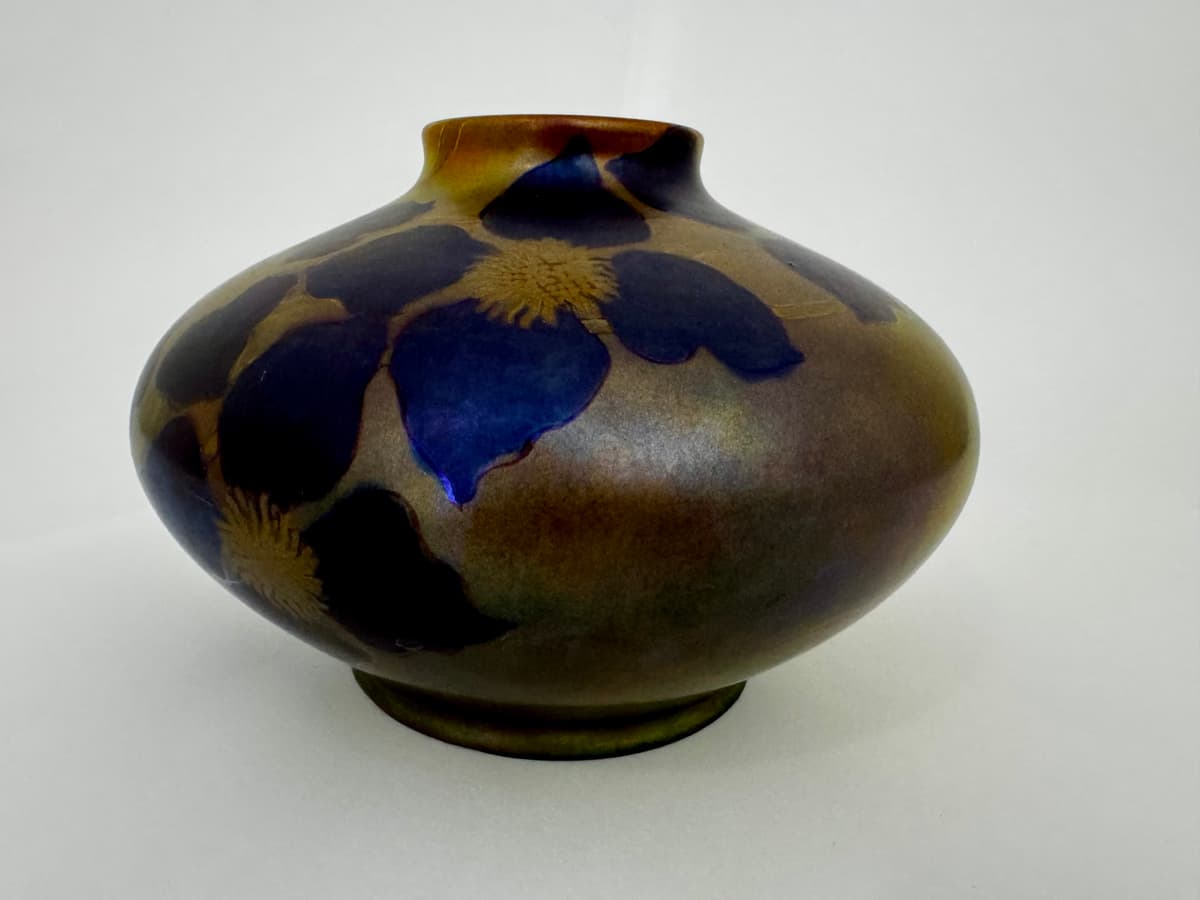 Zsolnay vase - With an elegant stylized floral pattern on its mantle
