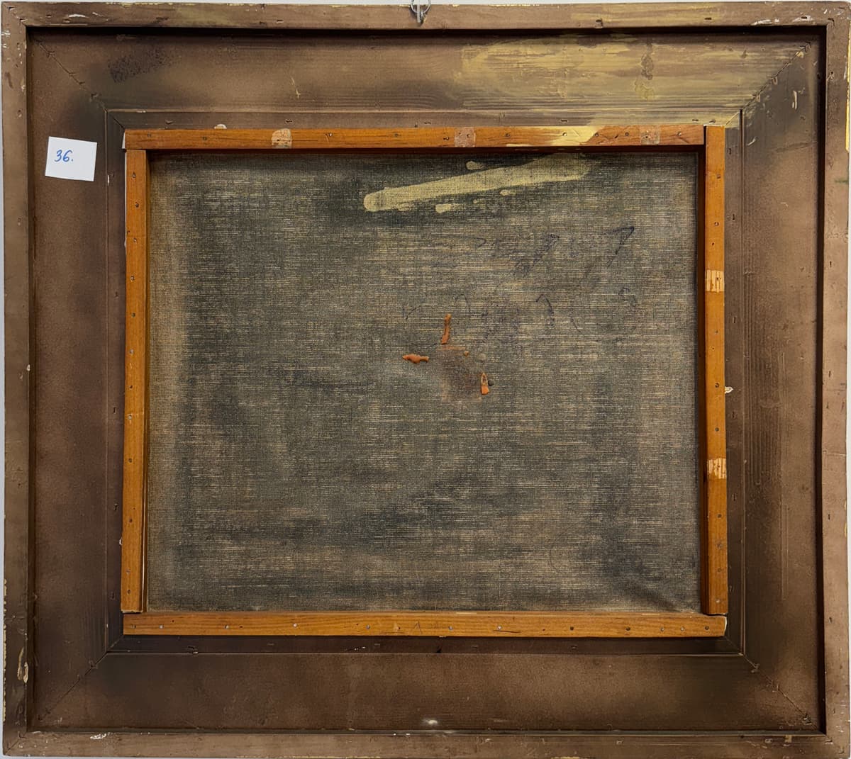 Tavaszi táj hegyek és folyó ölelésében