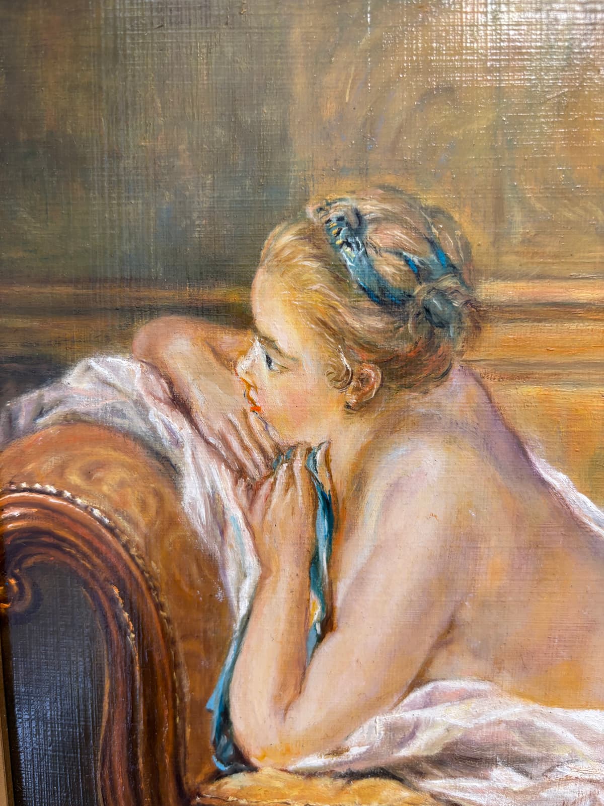 Sárga selymen ábrándozó akt...