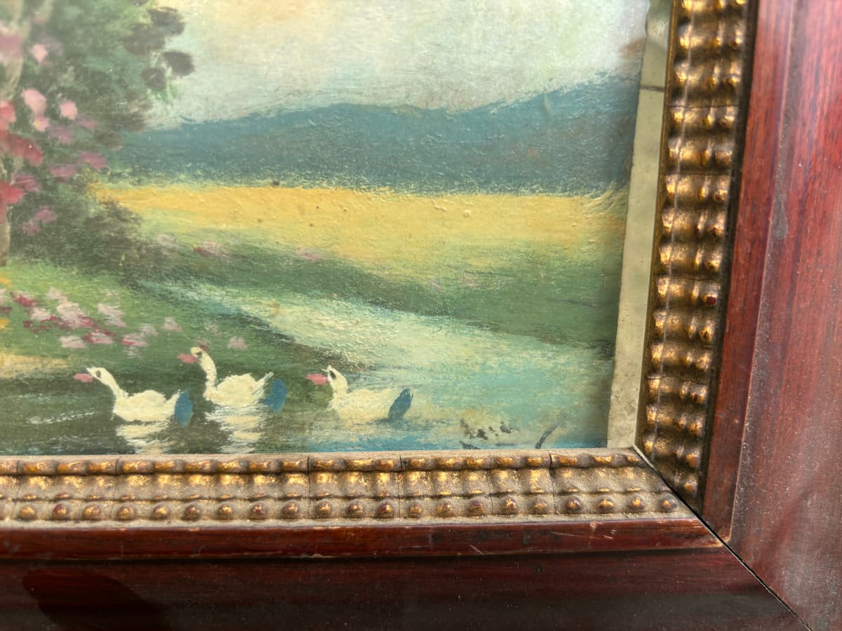 Libaterelés a ház előtt