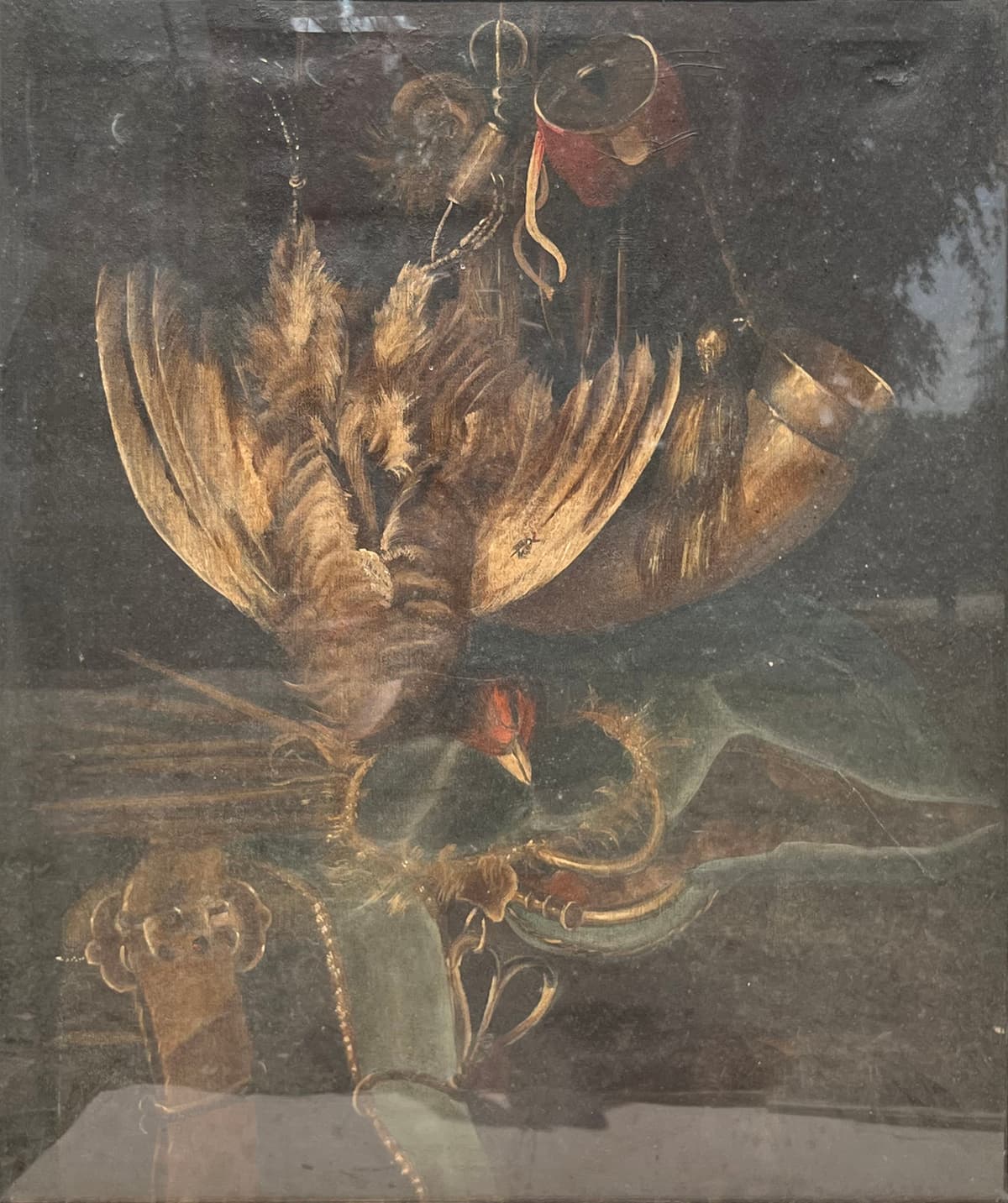 Csendélet vadász felszereléssel és madártetemmel