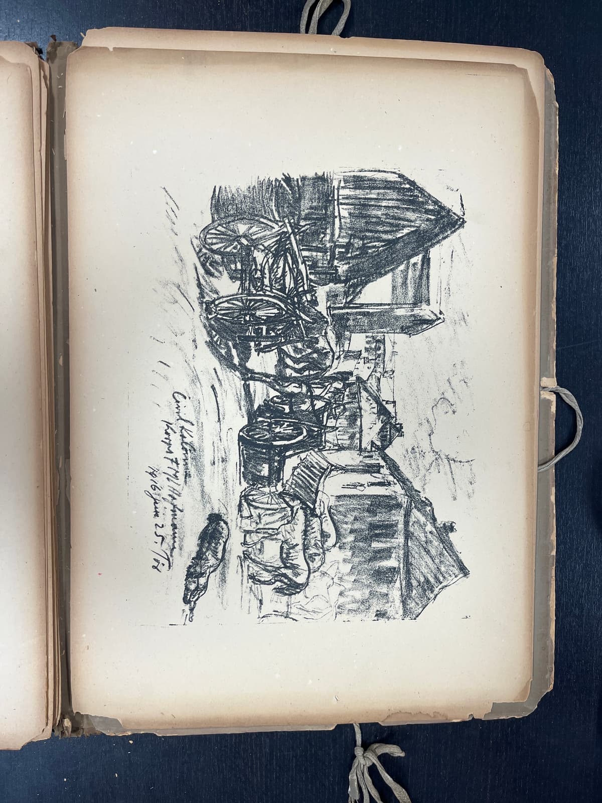 16 eredeti harctéri litográfia egy kötetben