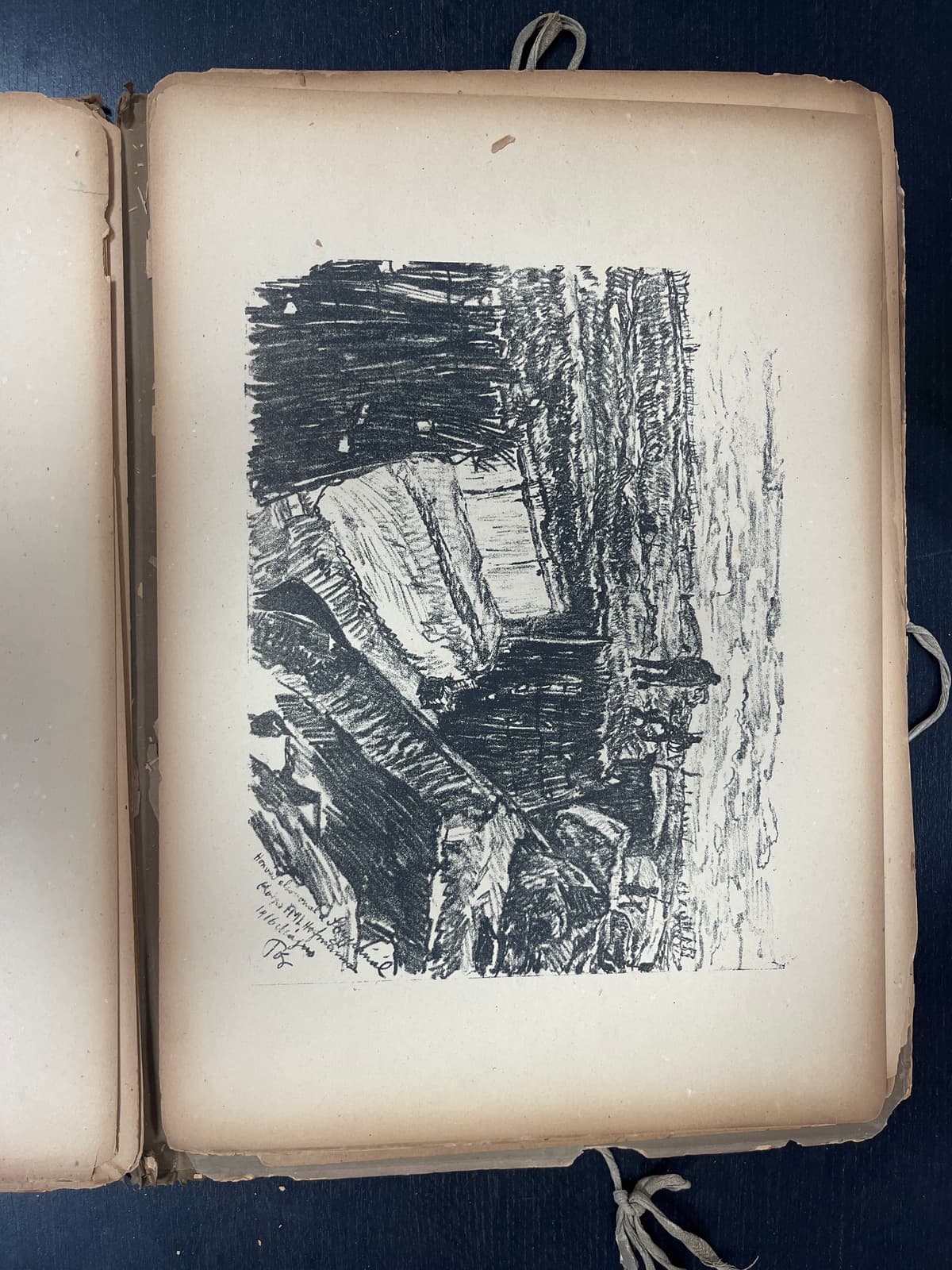 16 eredeti harctéri litográfia egy kötetben