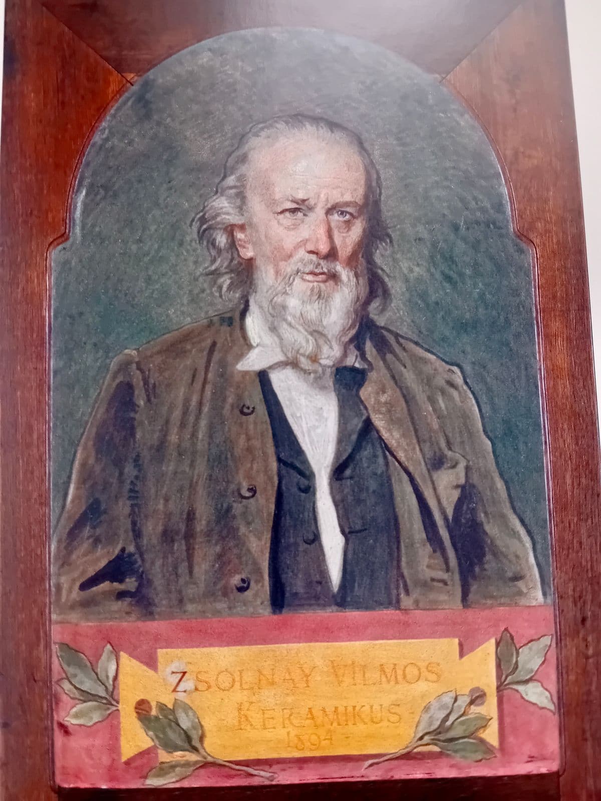 ZSOLNAY Titkok nyomában…